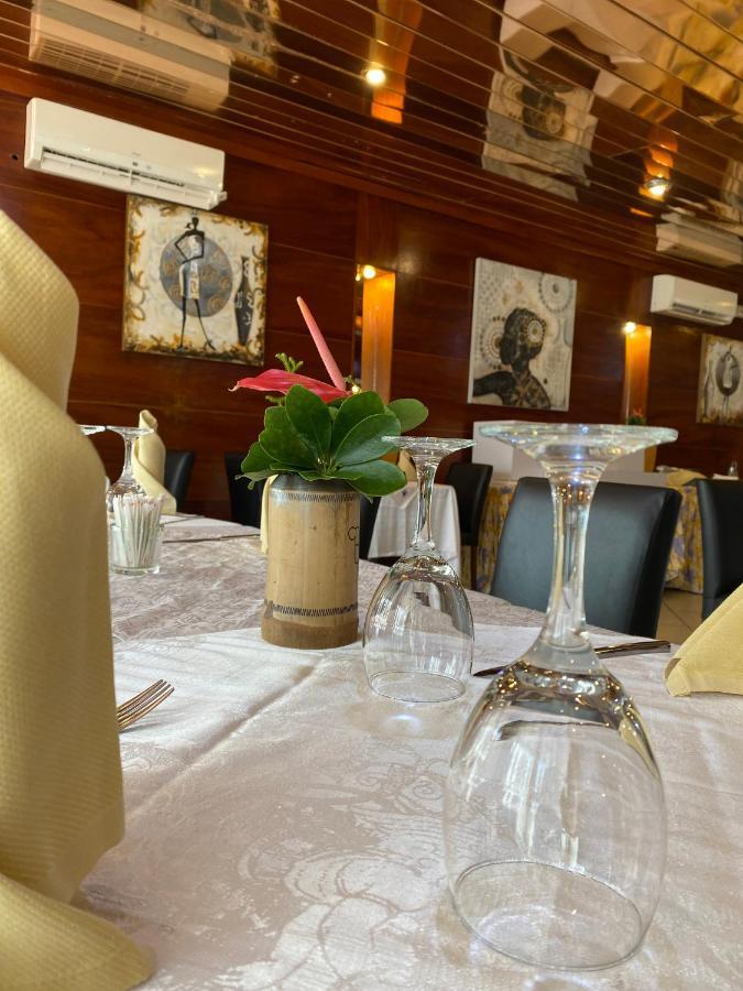 Bano Palace Hotel Дуала Екстер'єр фото