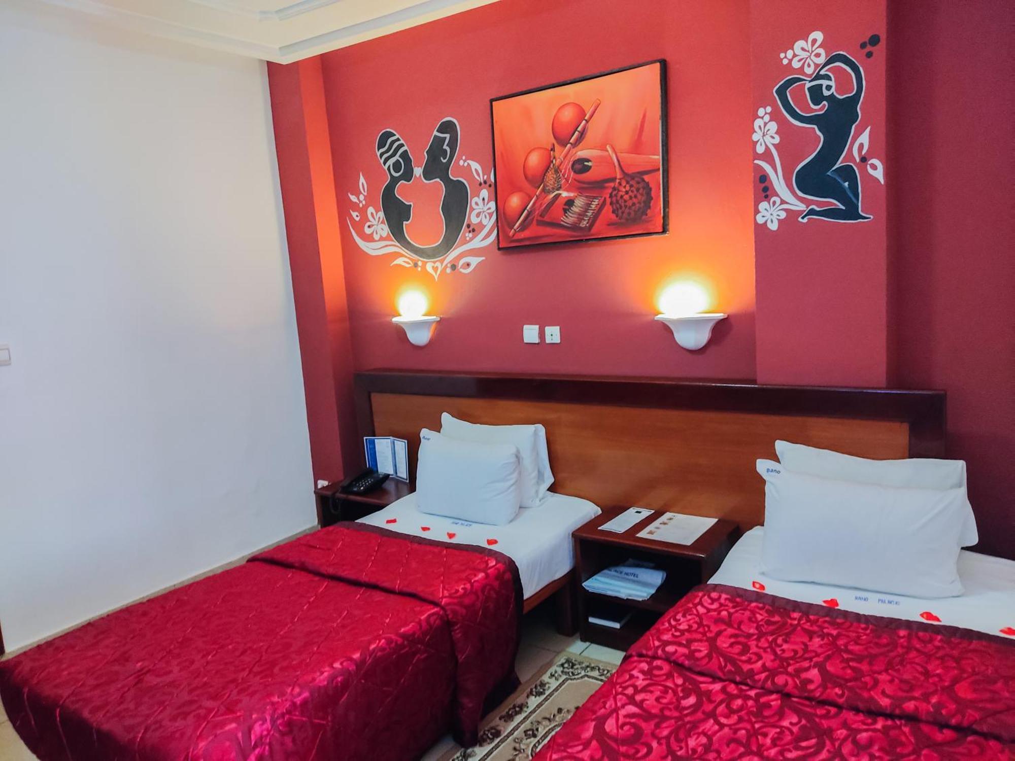 Bano Palace Hotel Дуала Екстер'єр фото
